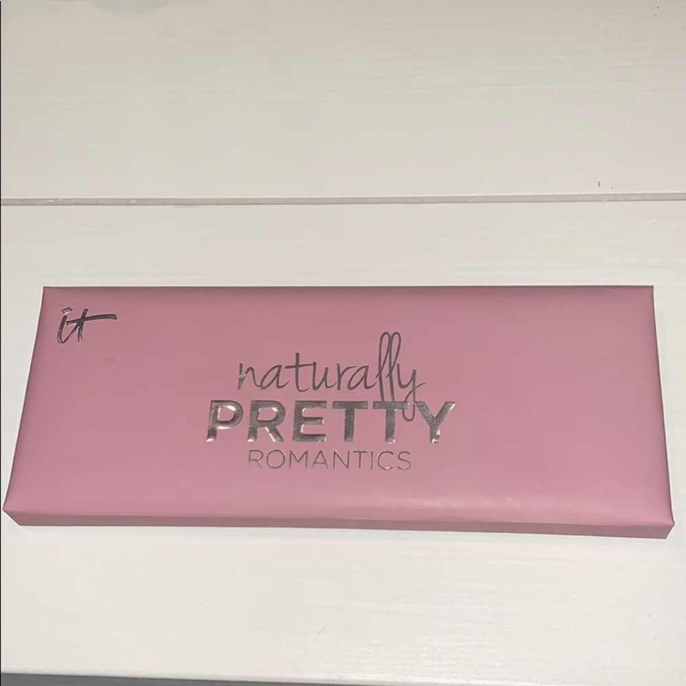 IT Naturally Pretty Romantics Eyeshadow Pallet